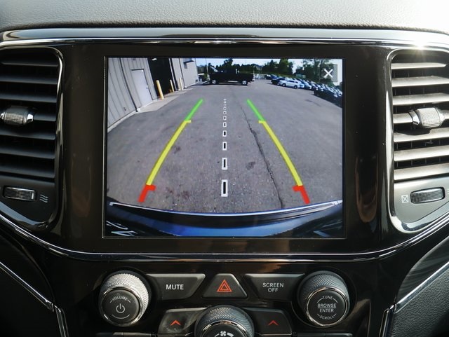 Vehicle image 10 of 29