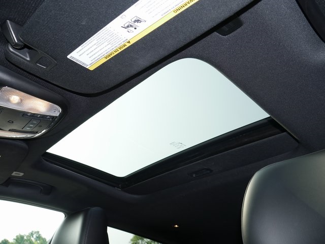 Vehicle image 6 of 29