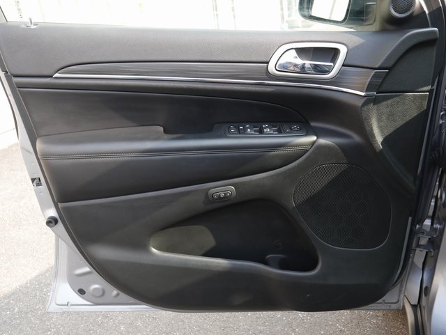 Vehicle image 15 of 29