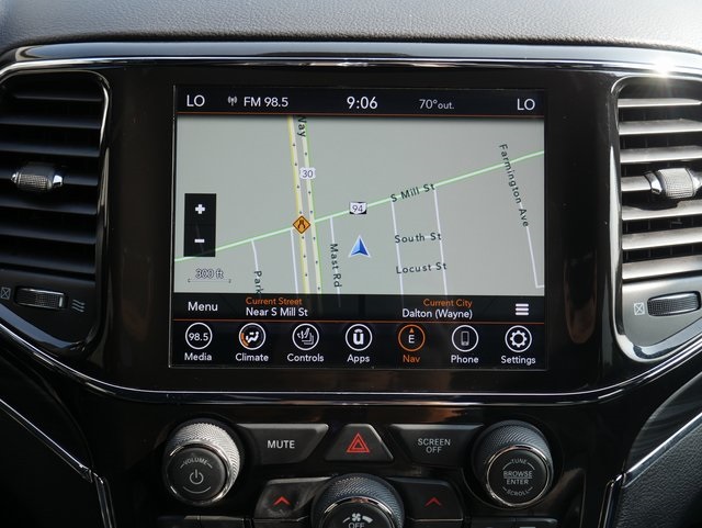 Vehicle image 8 of 29