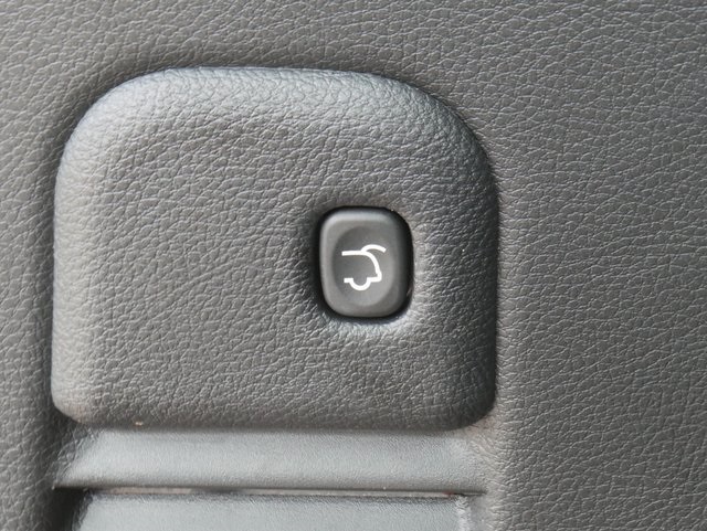 Vehicle image 13 of 29