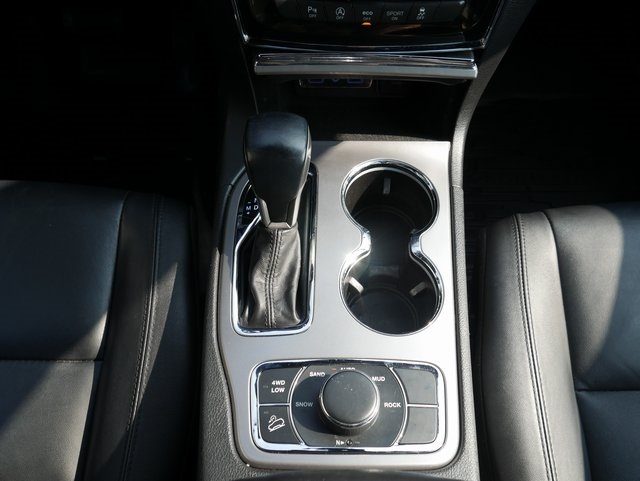 Vehicle image 25 of 29