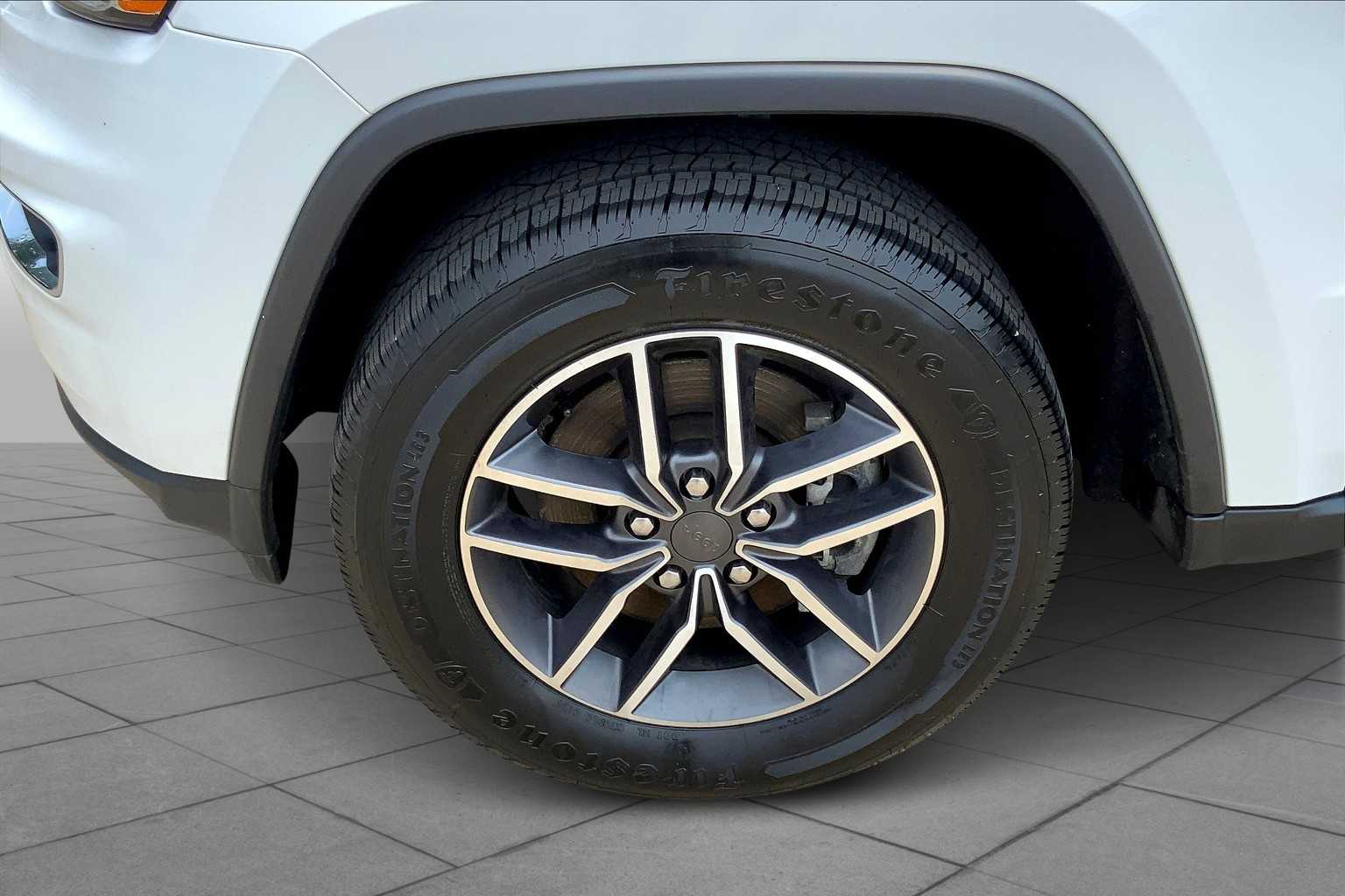 Vehicle image 12 of 36