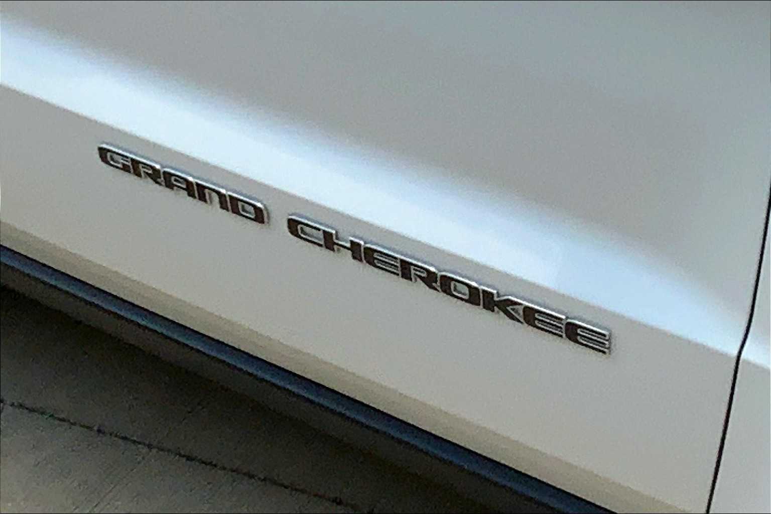 Vehicle image 31 of 36