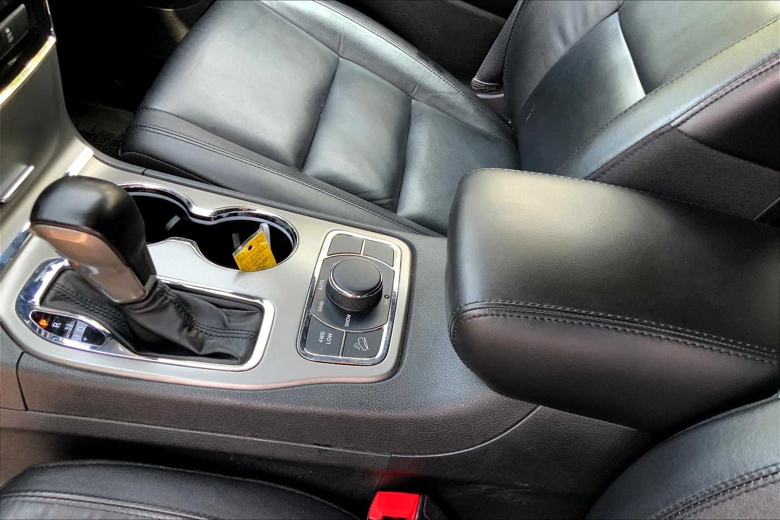 Vehicle image 16 of 36