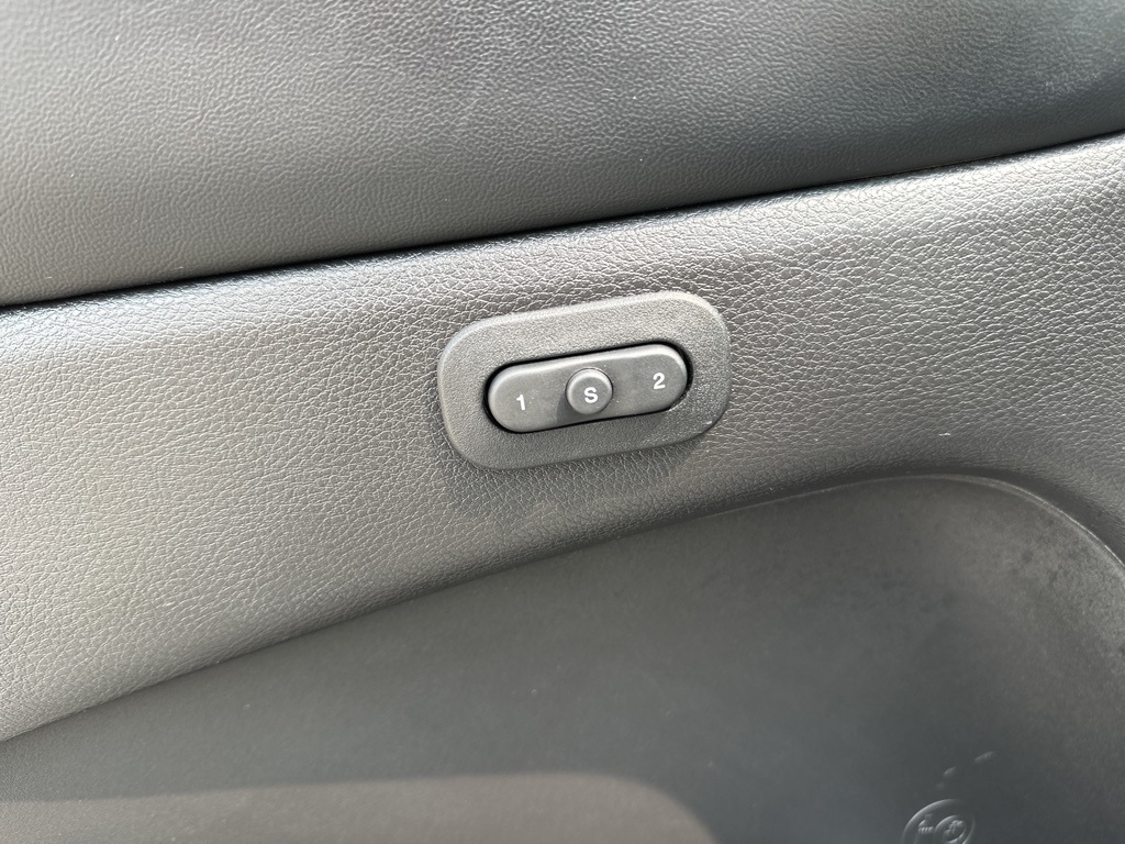 Vehicle image 22 of 44
