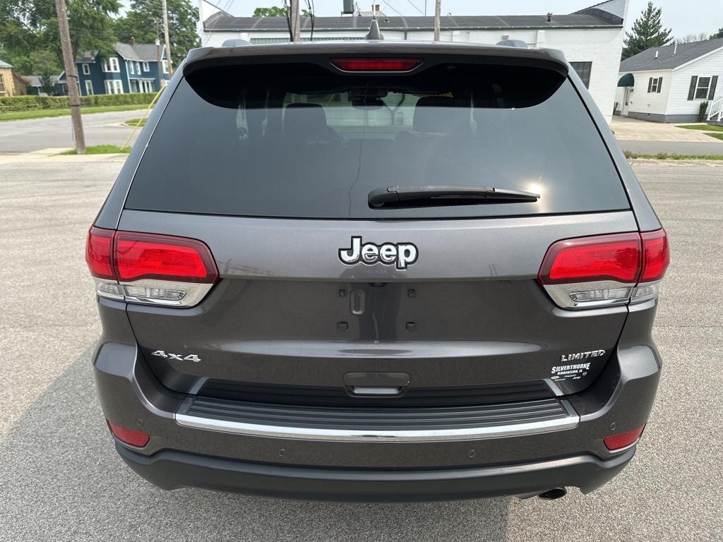 Vehicle image 5 of 44