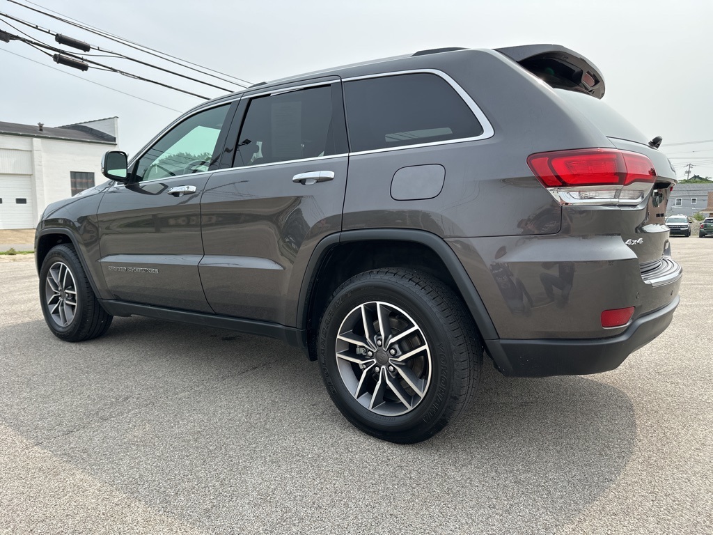 Vehicle image 6 of 44