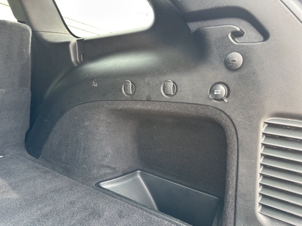 Vehicle image 14 of 44