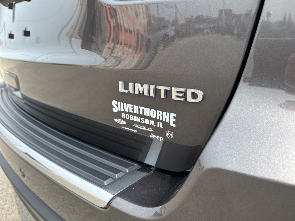 Vehicle image 11 of 44