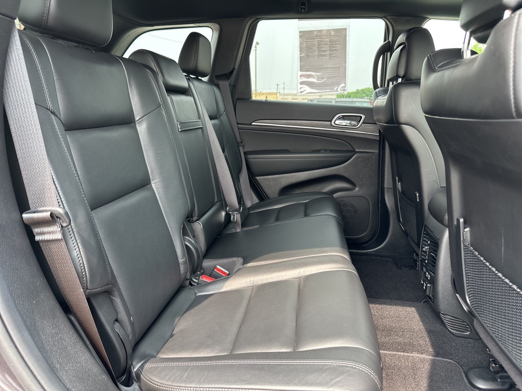 Vehicle image 29 of 44