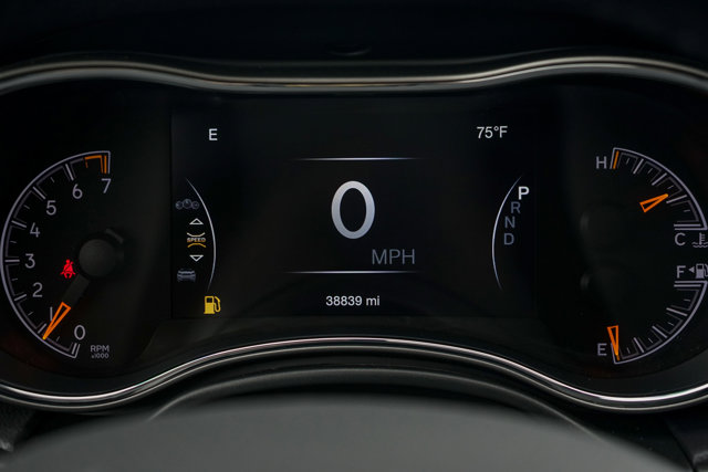 Vehicle image 11 of 24