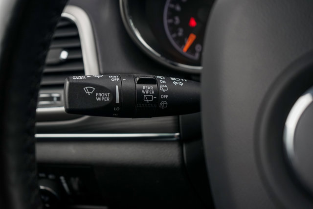 Vehicle image 21 of 24
