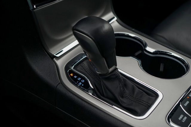 Vehicle image 18 of 24