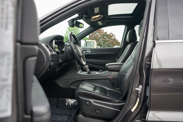 Vehicle image 13 of 24