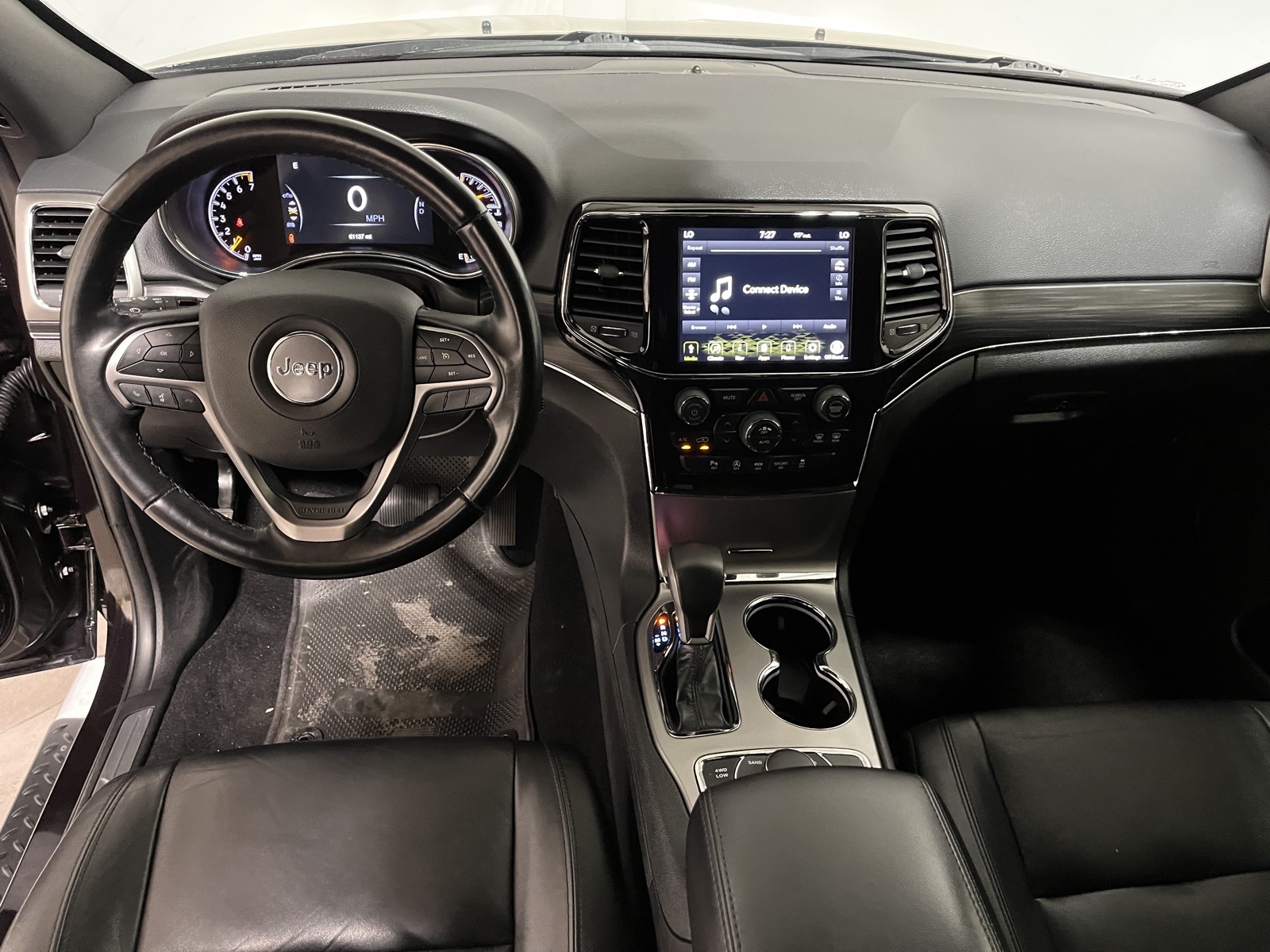 Vehicle image 19 of 29