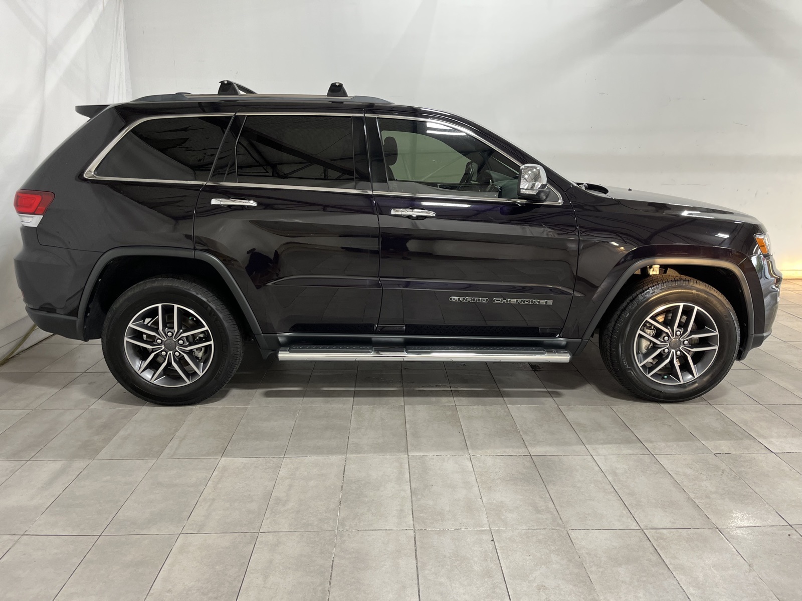Vehicle image 3 of 29