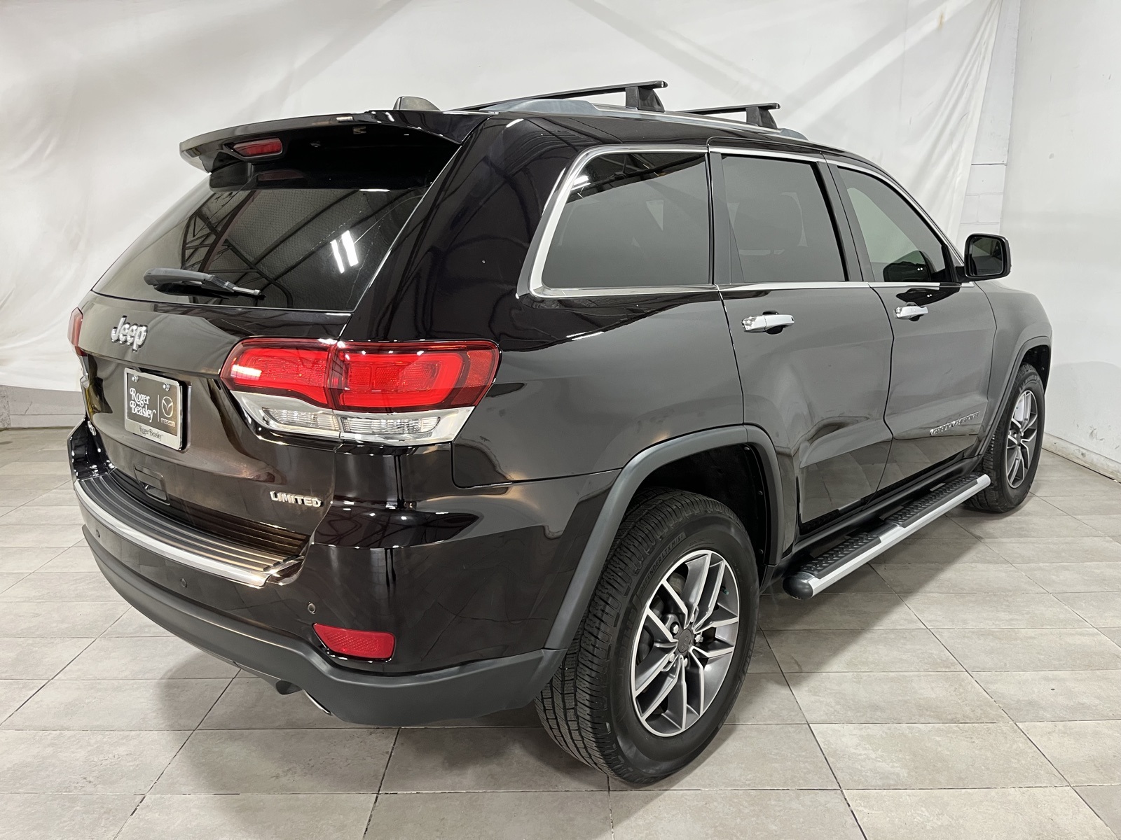 Vehicle image 4 of 29