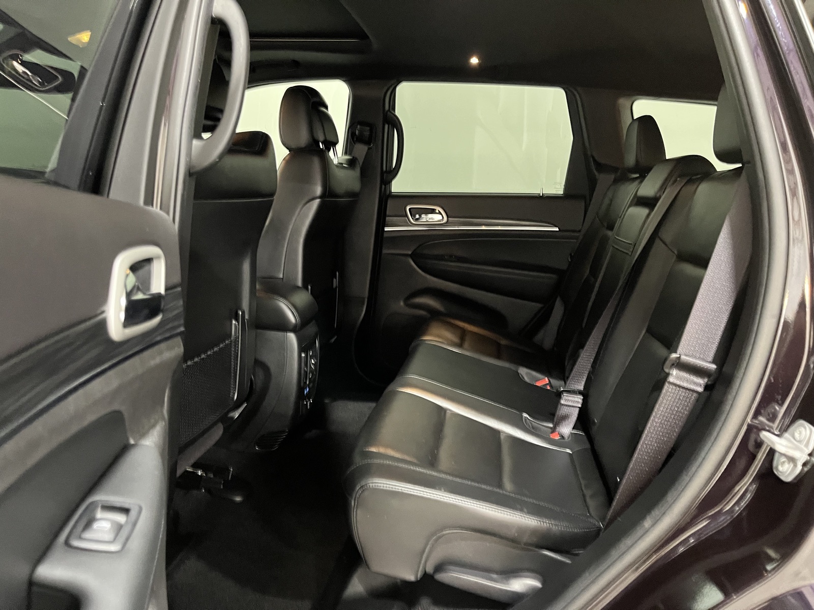 Vehicle image 13 of 29