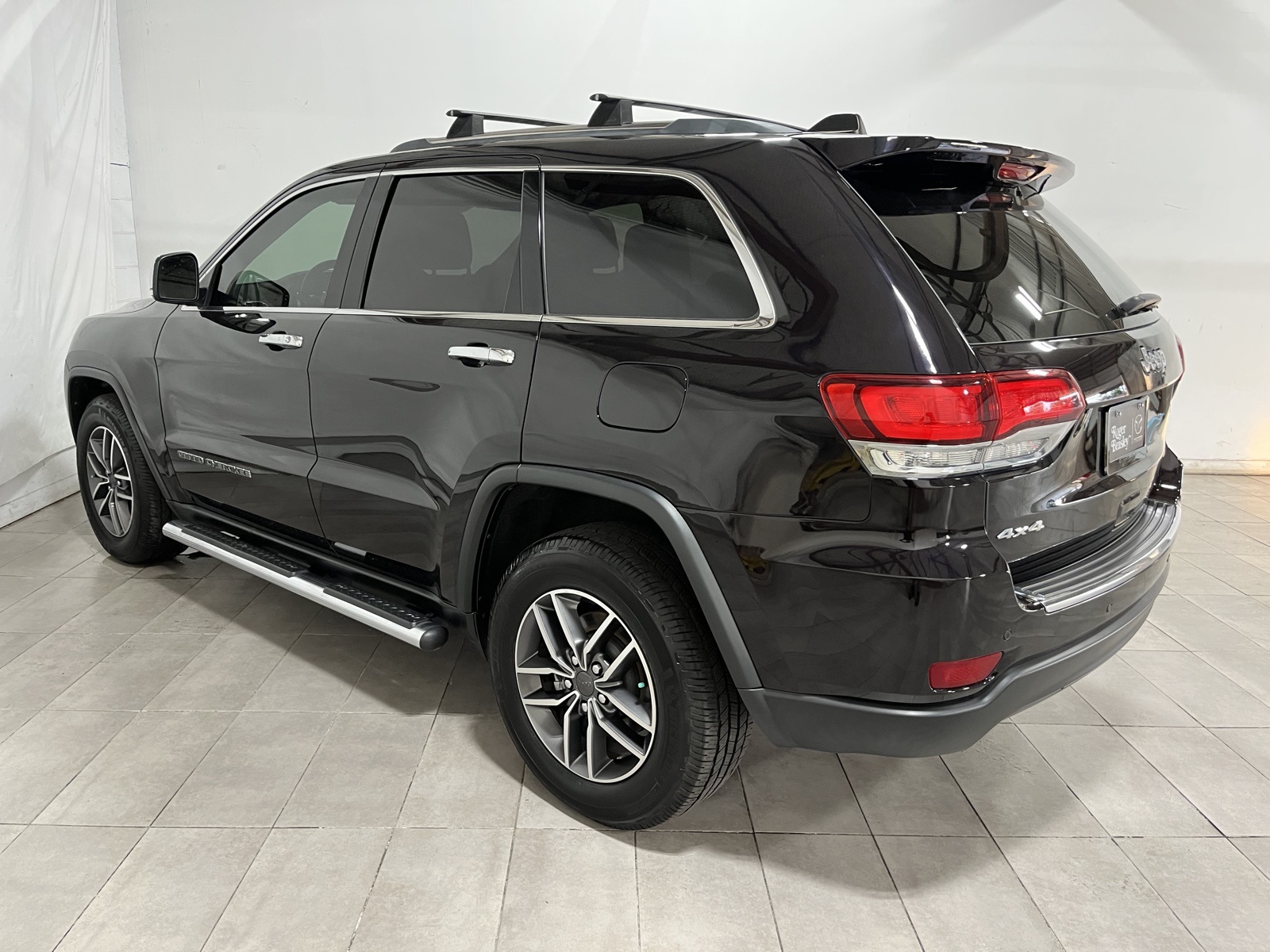 Vehicle image 5 of 29