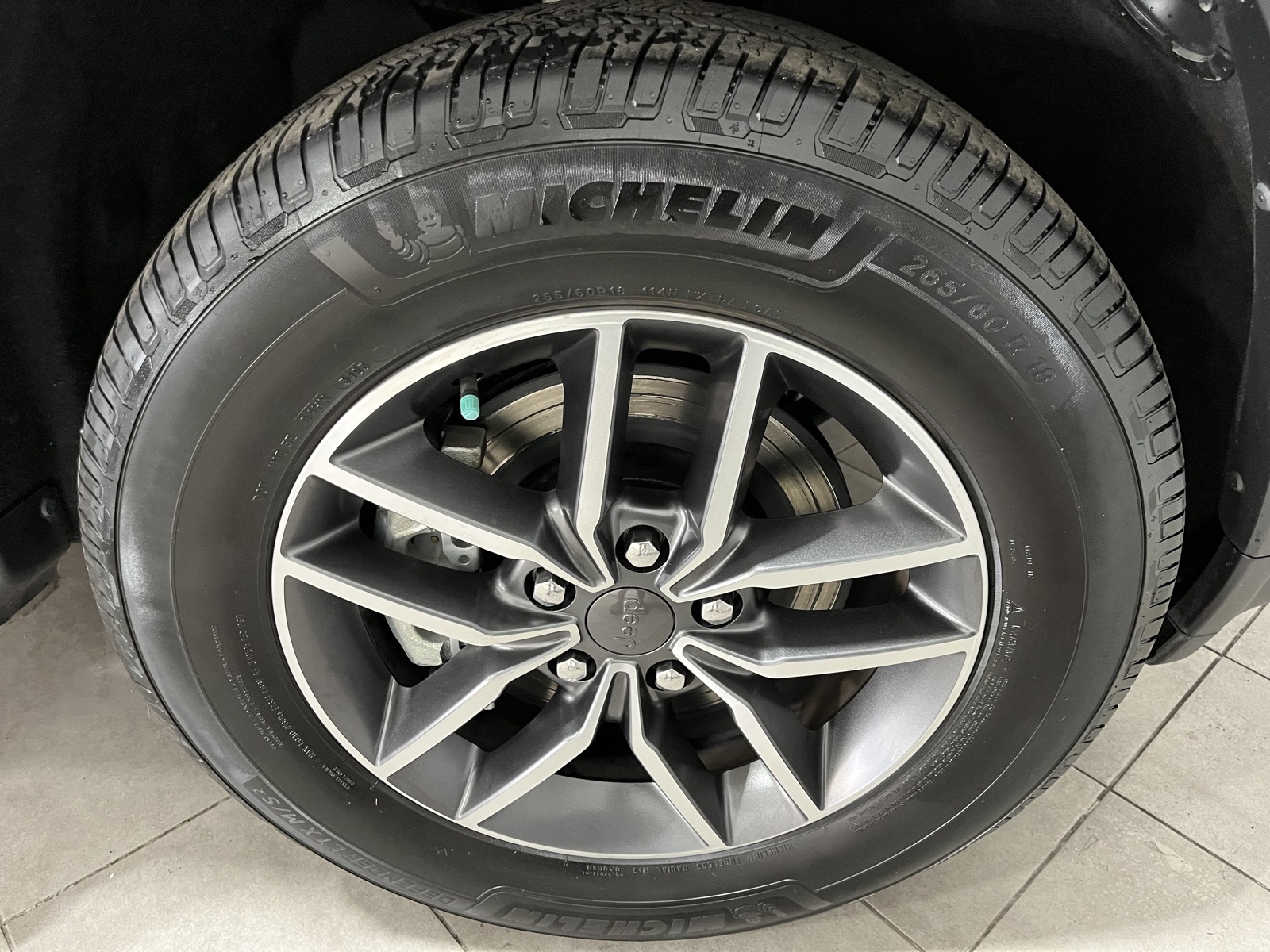 Vehicle image 9 of 29