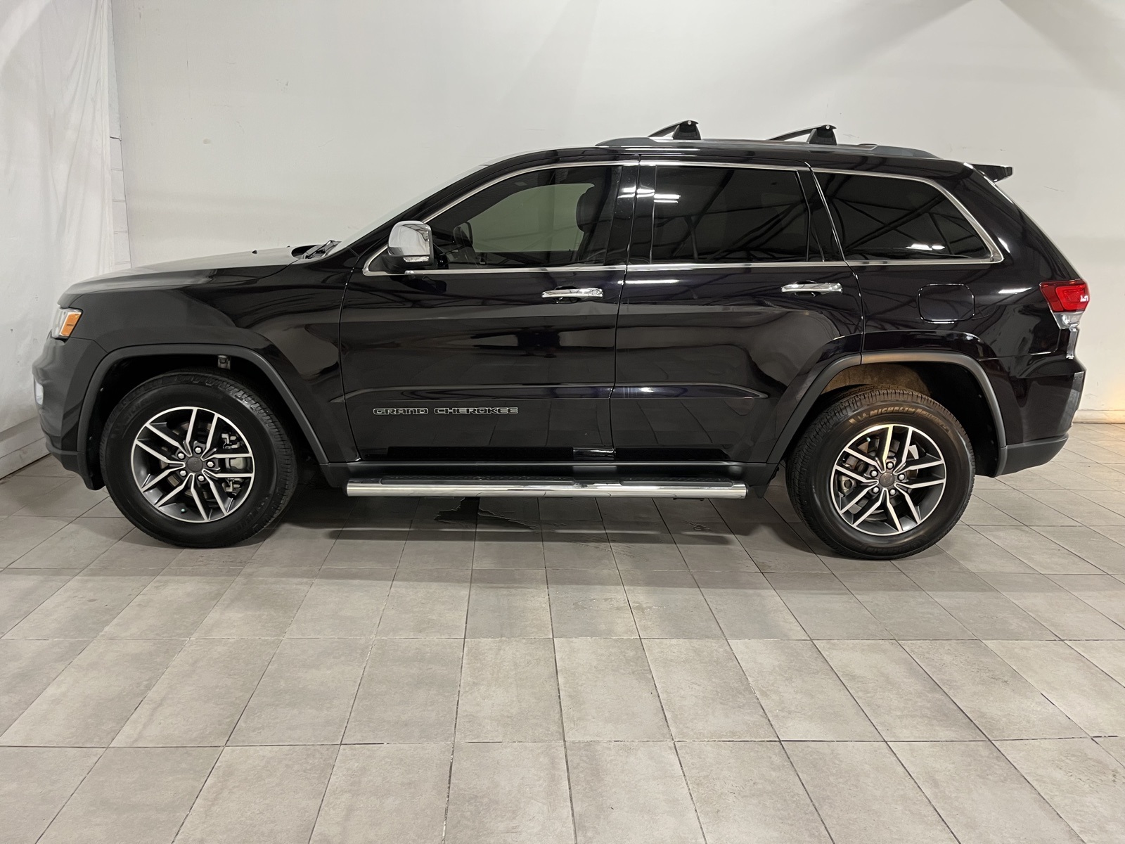 Vehicle image 6 of 29