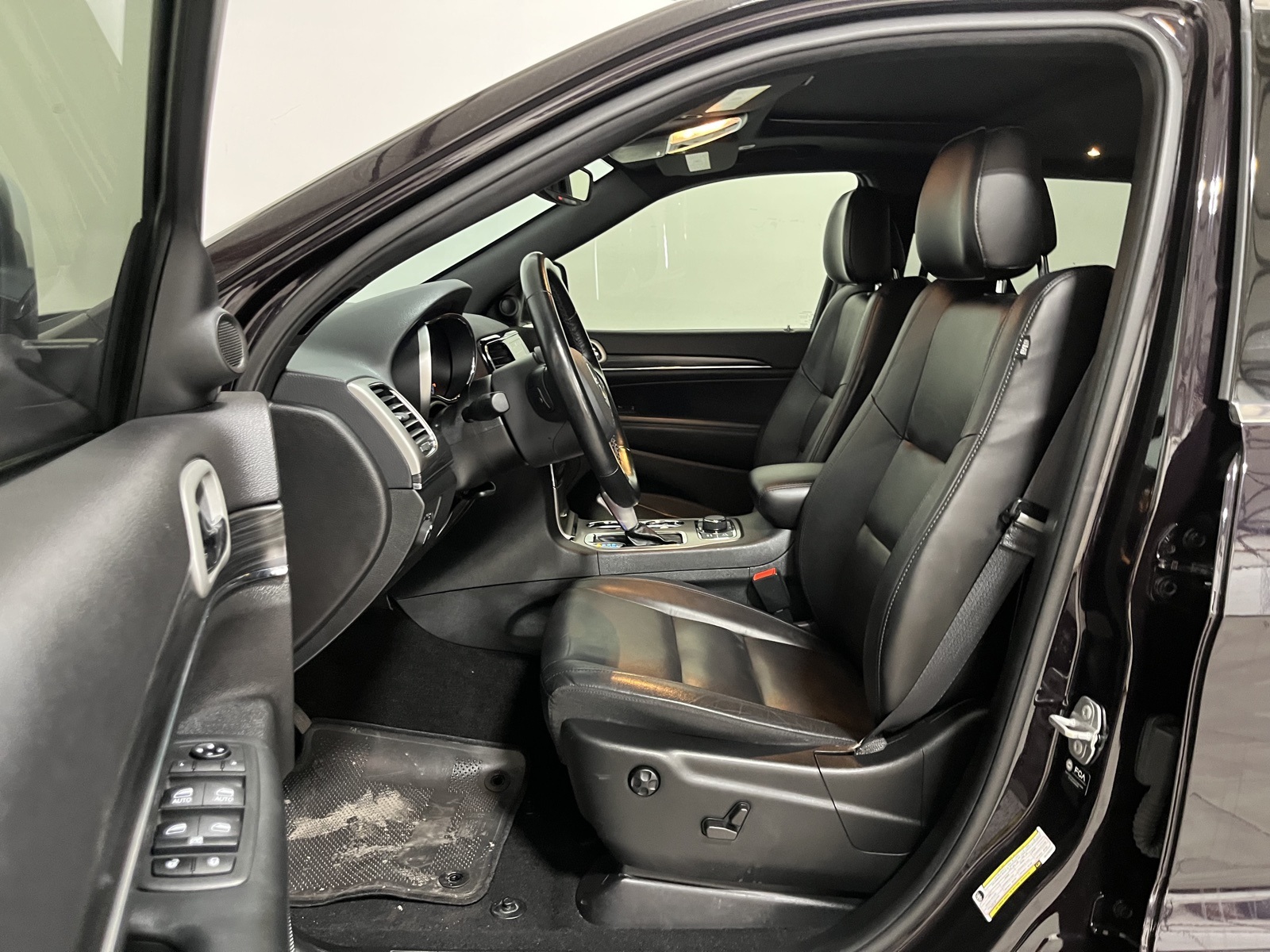 Vehicle image 12 of 29
