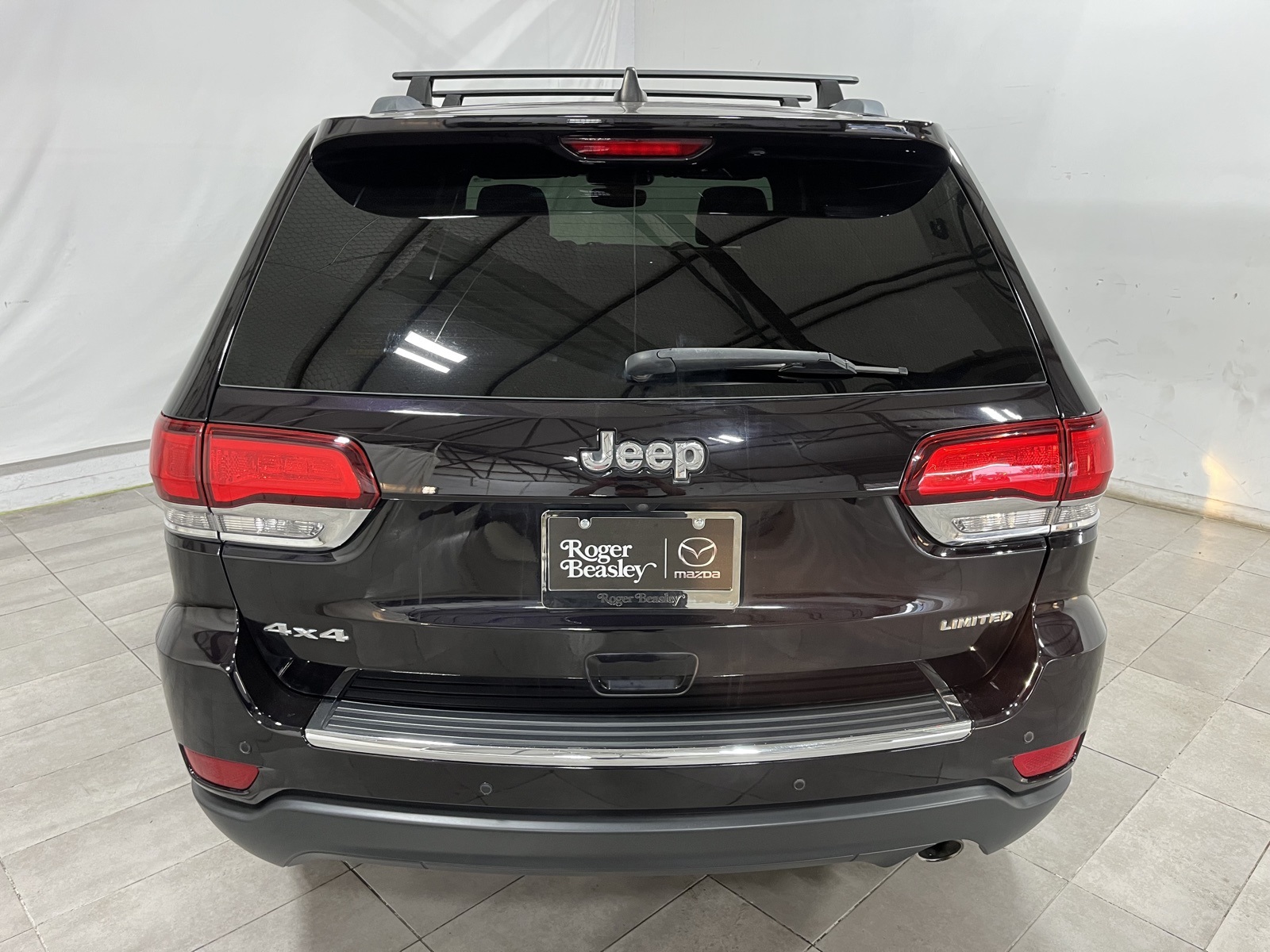 Vehicle image 8 of 29