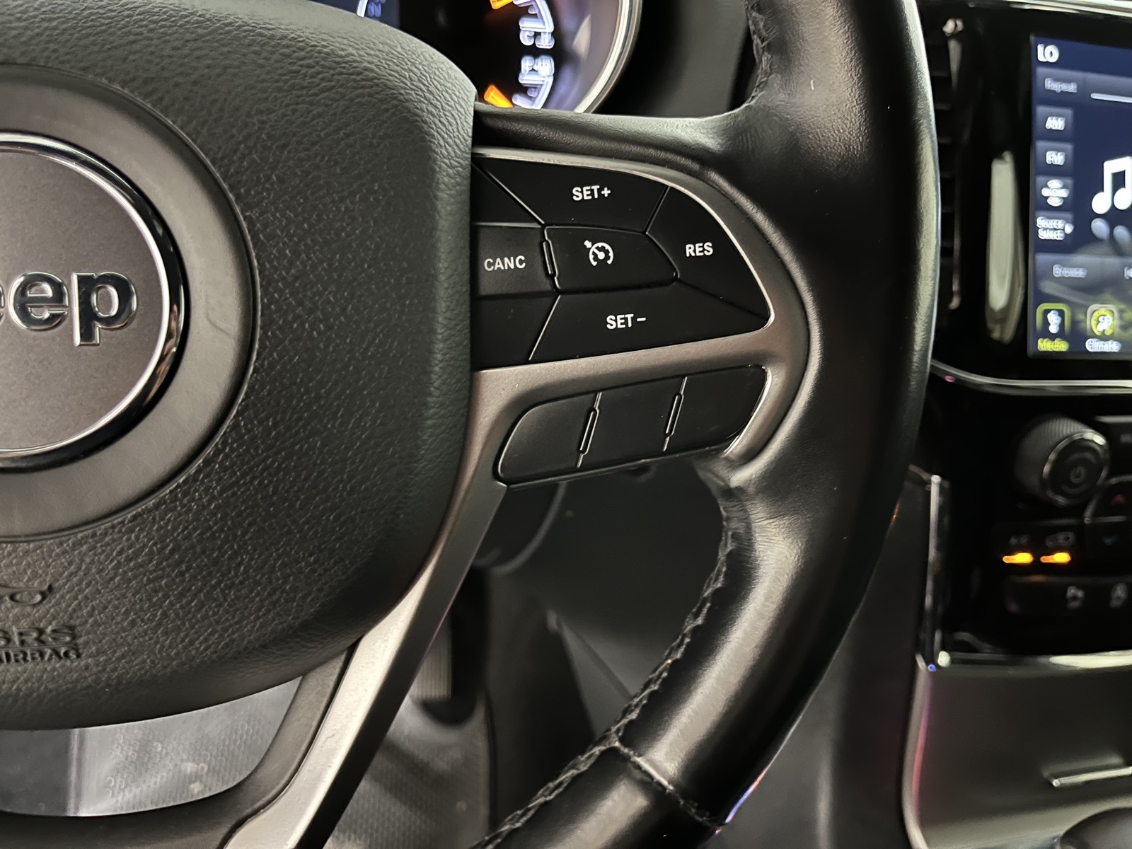 Vehicle image 22 of 29