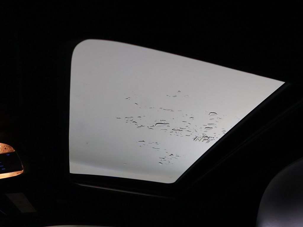 Vehicle image 24 of 62