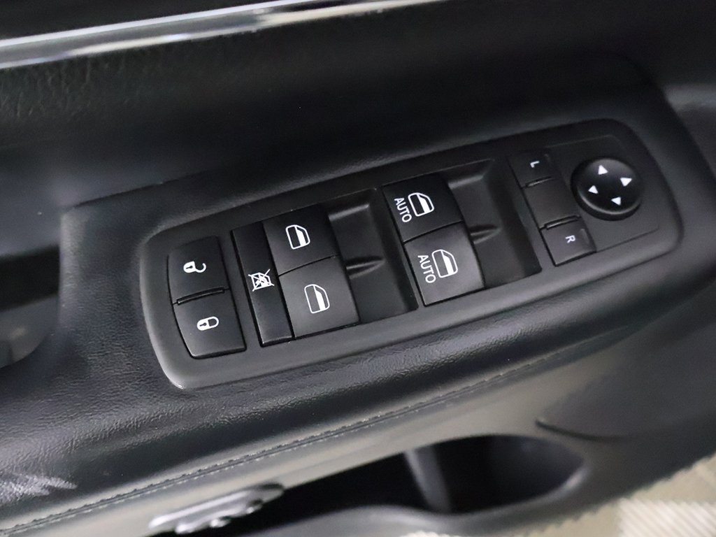 Vehicle image 38 of 62