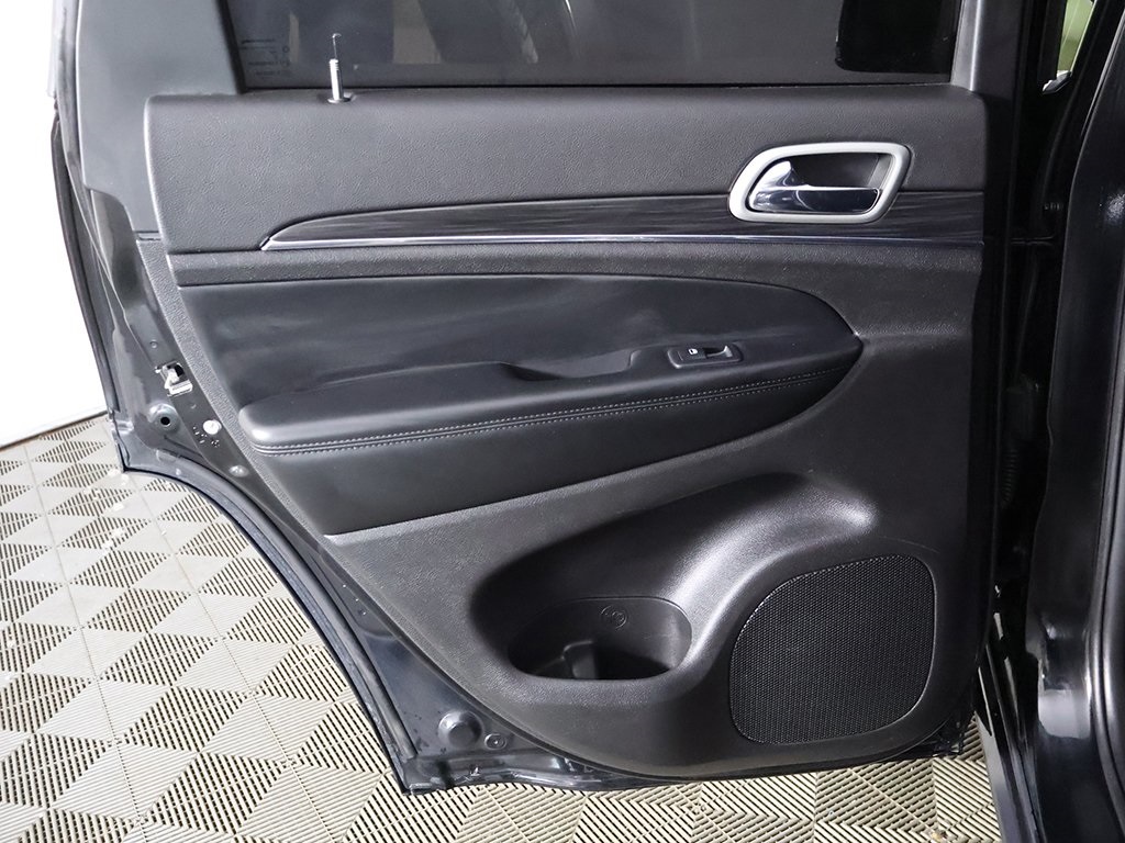 Vehicle image 28 of 62