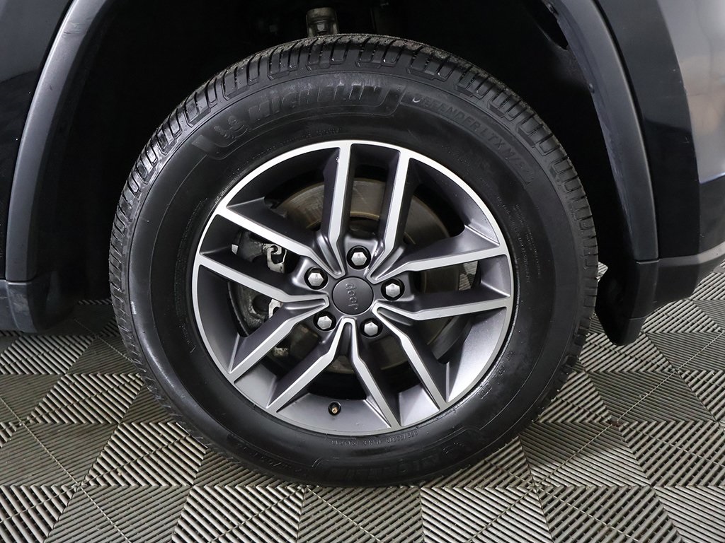 Vehicle image 25 of 62