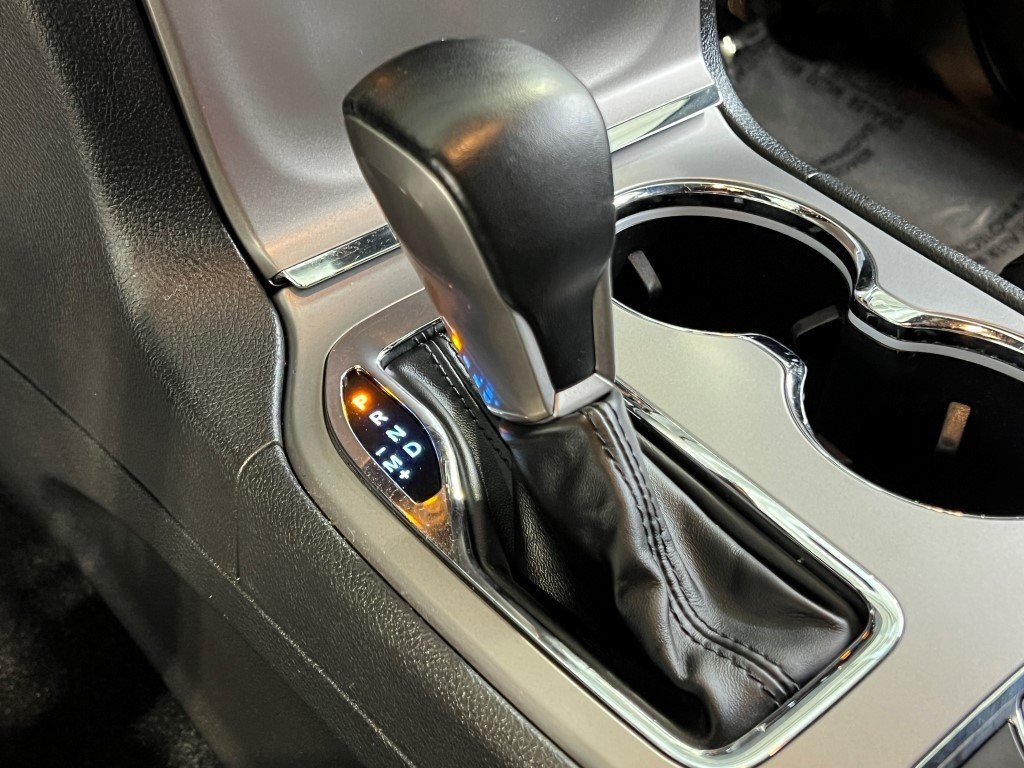 Vehicle image 32 of 41