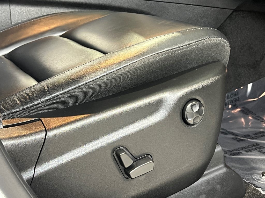 Vehicle image 11 of 41