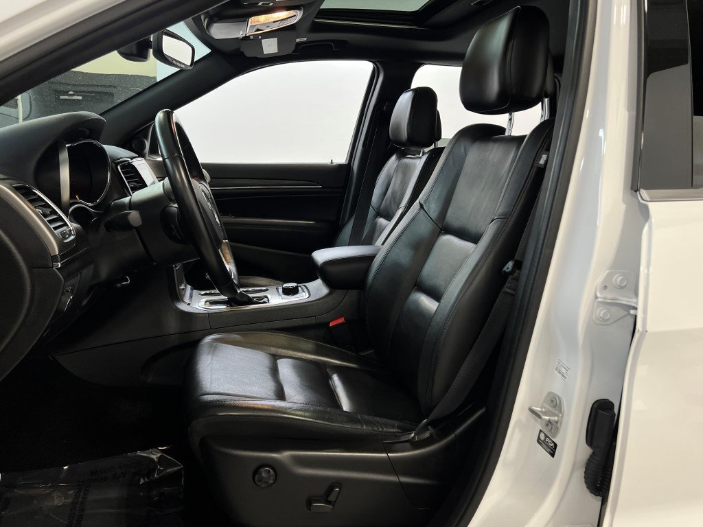 Vehicle image 21 of 41