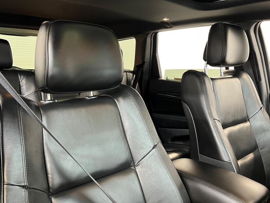 Vehicle image 13 of 41