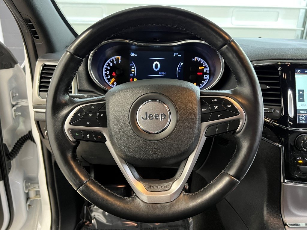 Vehicle image 23 of 41