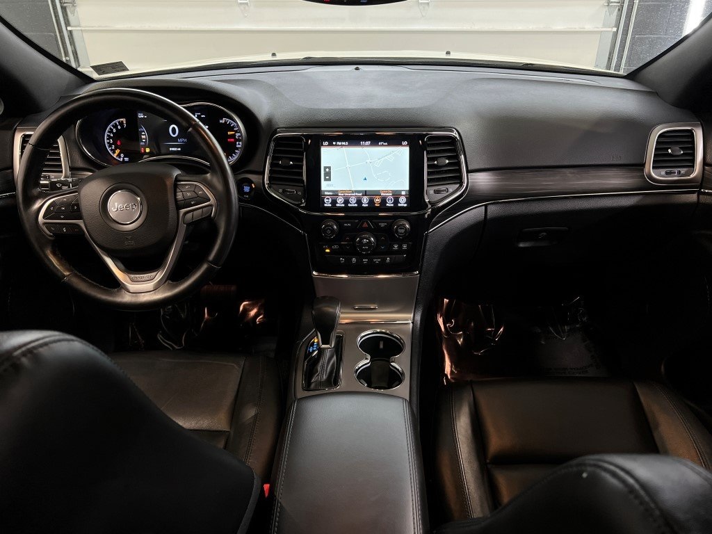 Vehicle image 19 of 41
