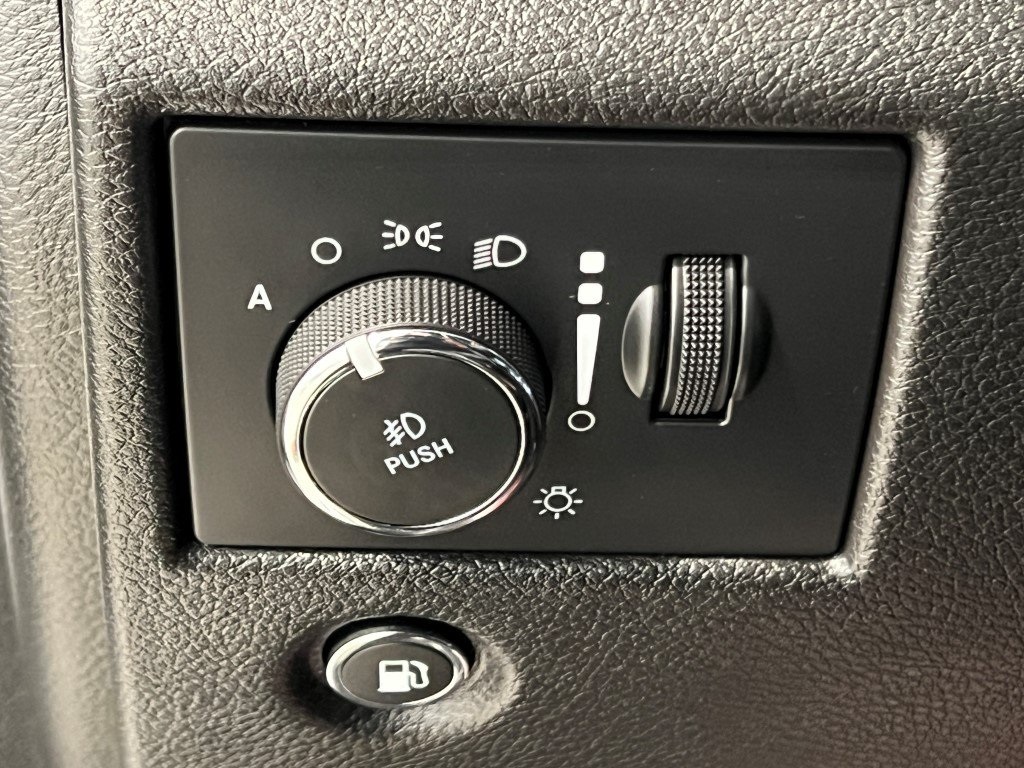Vehicle image 36 of 41