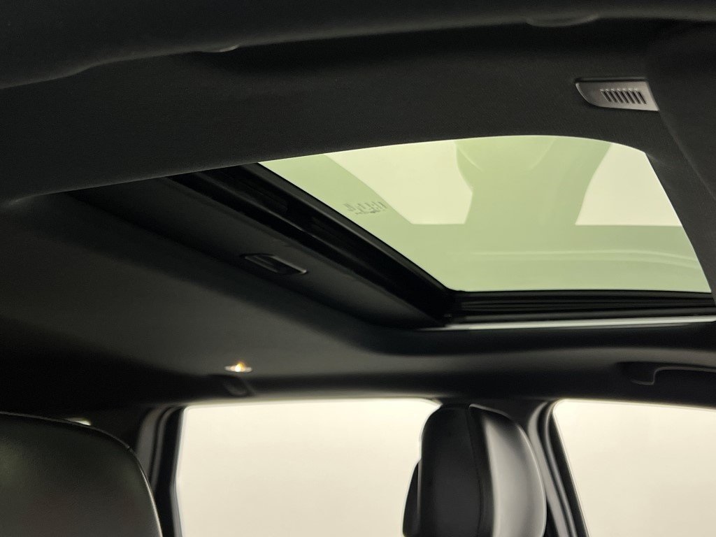 Vehicle image 14 of 41
