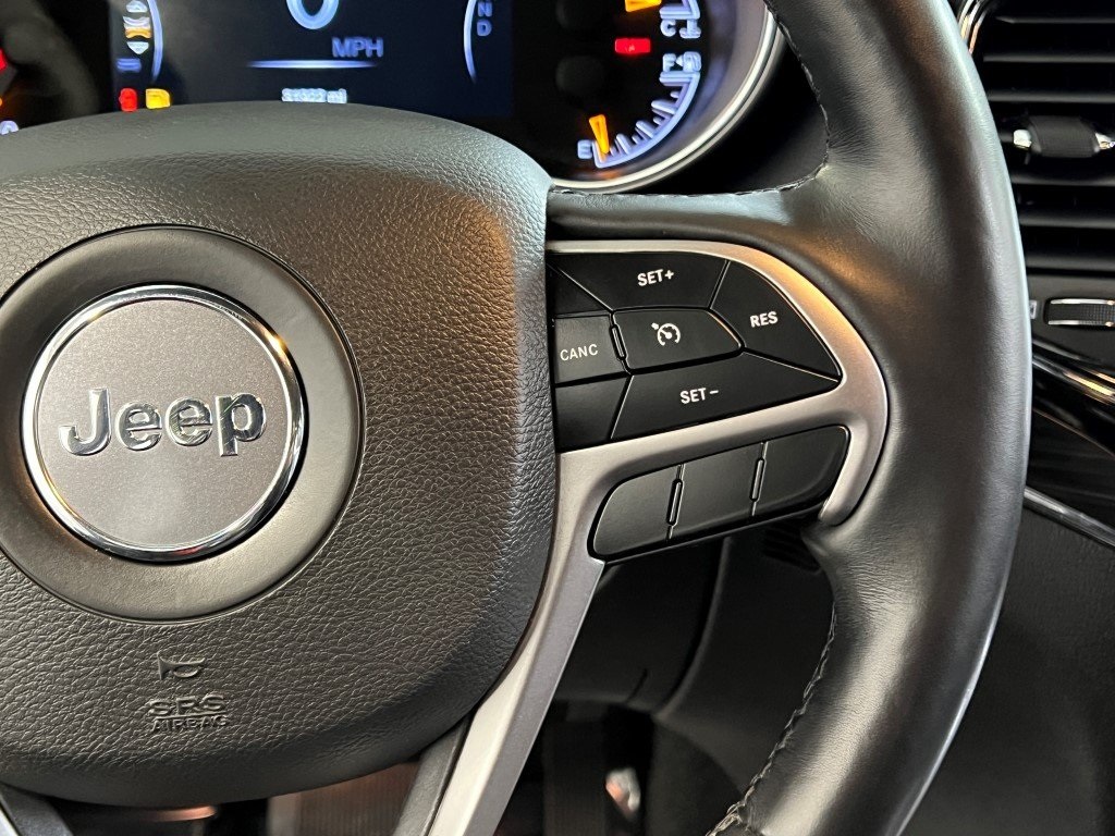 Vehicle image 25 of 41