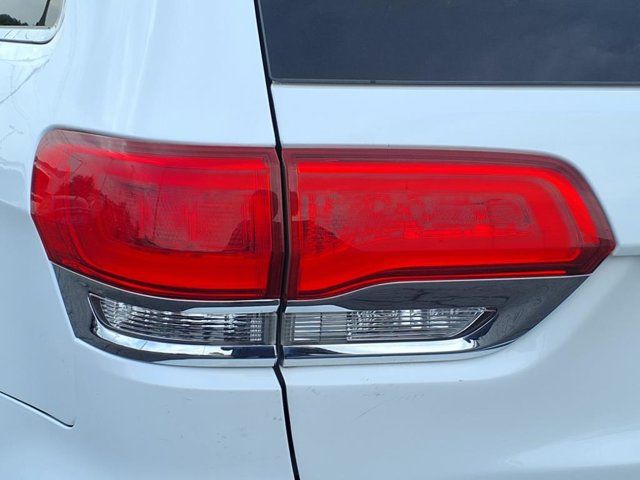 Vehicle image 25 of 29