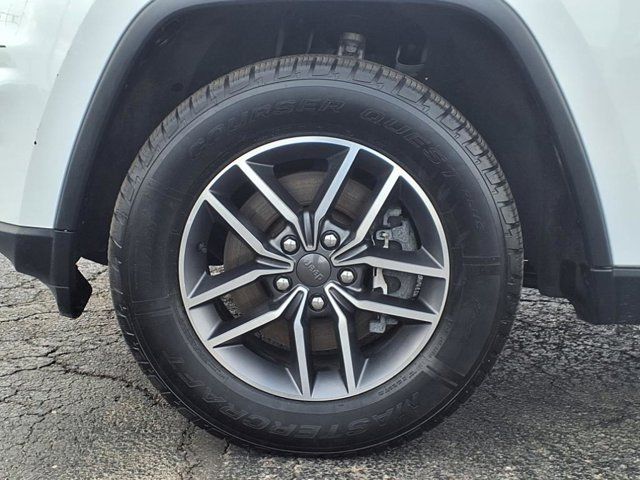 Vehicle image 11 of 29