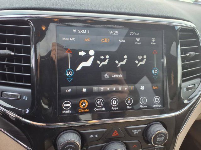 Vehicle image 21 of 29