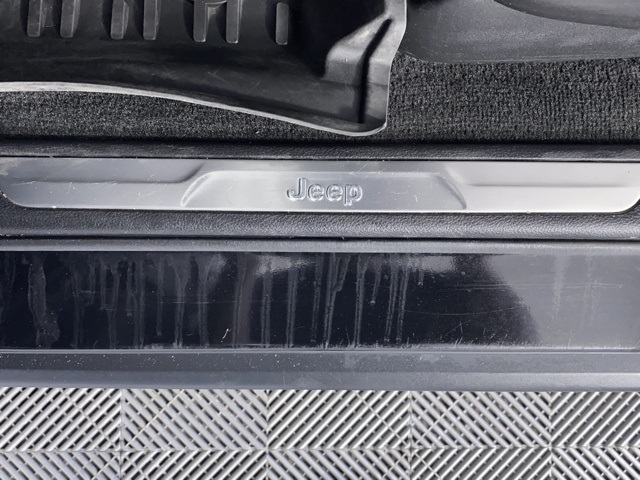 Vehicle image 13 of 51