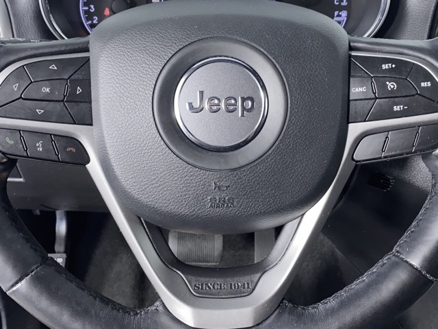 Vehicle image 17 of 51