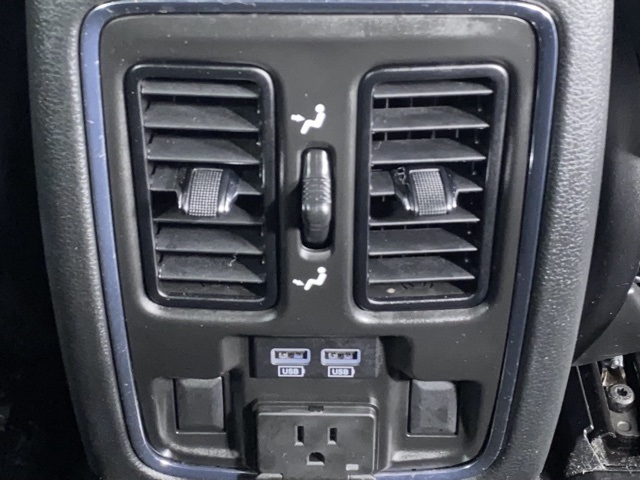Vehicle image 32 of 51