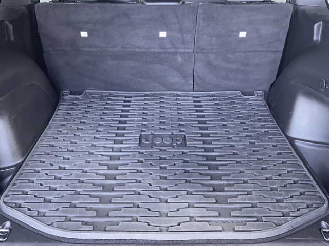 Vehicle image 36 of 51