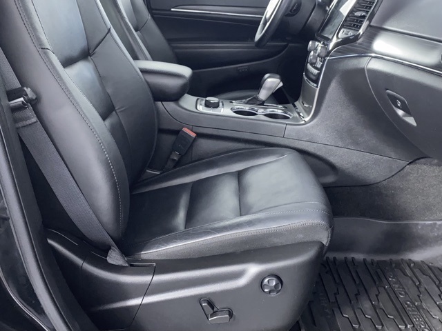 Vehicle image 26 of 51
